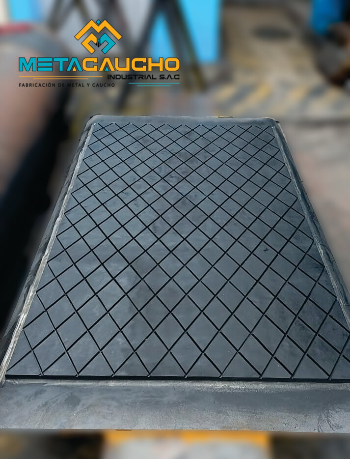 REVESTIMIENTO PLACAS DE METAL