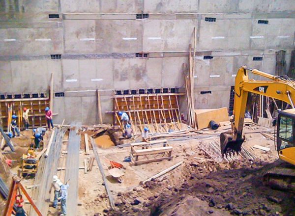 Excavaciones Profundas con Muros Anclados2